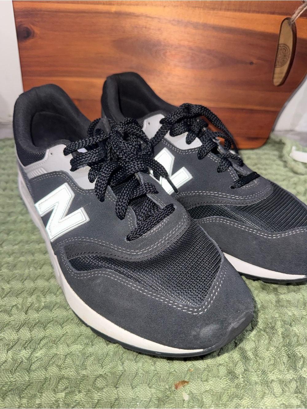 New Balance 997H Men's/Womens Black and Gray Running Sneakers